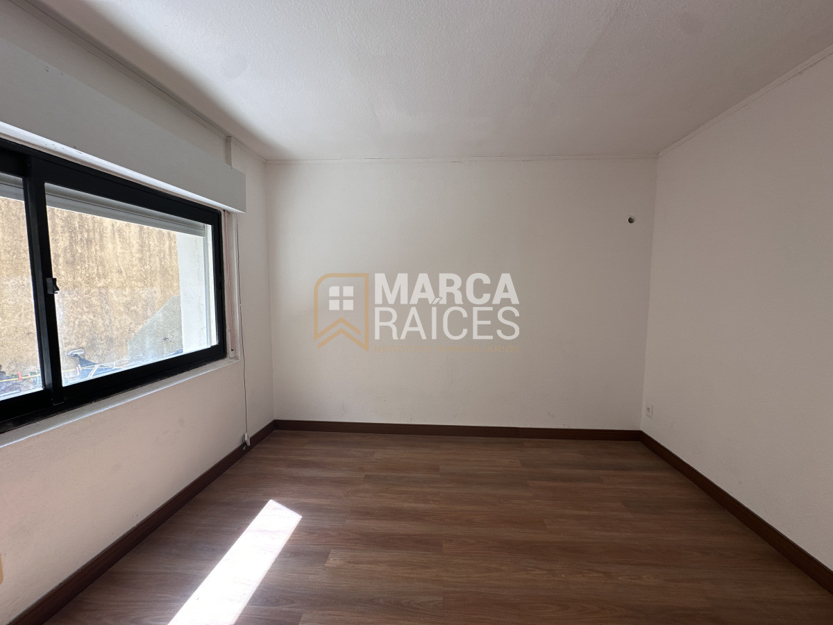 Apartamento ID.1657 - Alquiler Apartamento tipo casa 2 dormitorios con tarreza grande Barrio Sur Montevideo