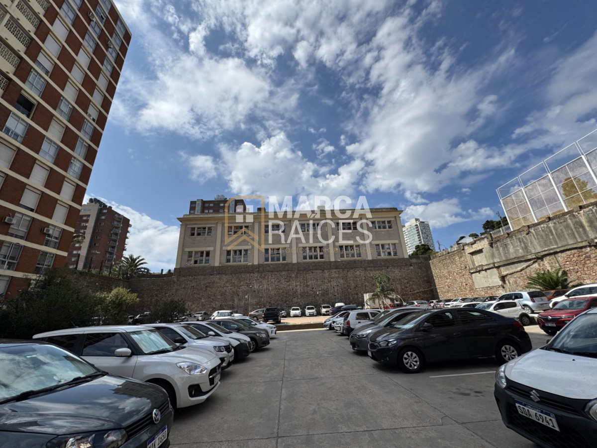 Apartamento ID.1829 - Venta Apartamento 1 Dormitorio con cochera no fija Palermo Montevideo