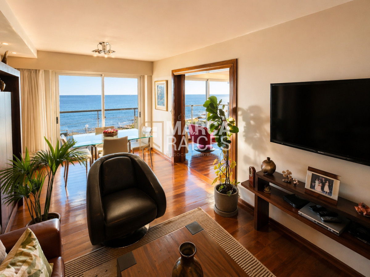 Apartamento ID.888 - Venta Espectacular Apartamento Sobre Rambla 3 Dormitorios y Servicio Garage Doble Punta Carretas Montevideo
