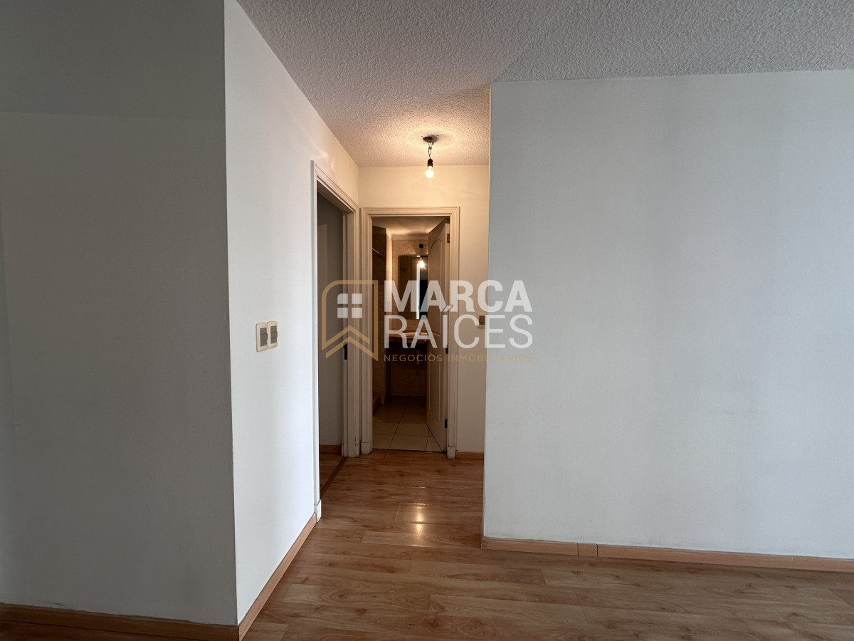 Apartamento ID.701 - Venta Apartamento 2 Dormitorios Garage Box Balcon al Frente Tres Cruces Montevideo