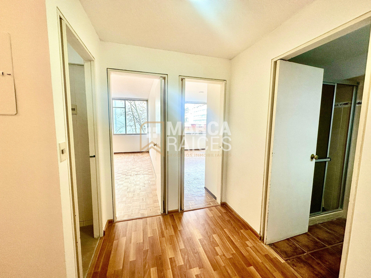 Apartamento ID.1548 - Venta Apartamento con RENTA 3 Dormitorios 2 Baños Pocitos Montevideo