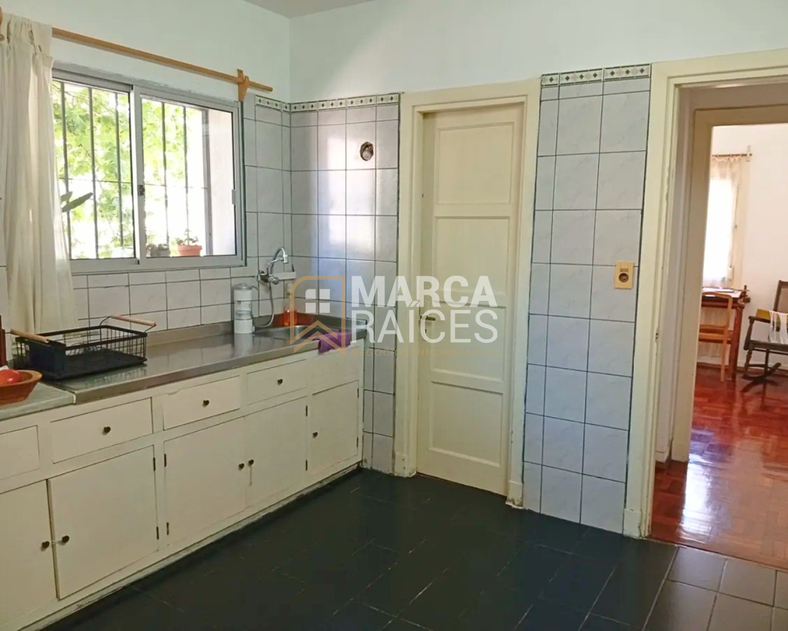 Apartamento ID.1728 - Venta Apartamento 4 Dormitorios 2 Baños Balcon Centro Montevideo