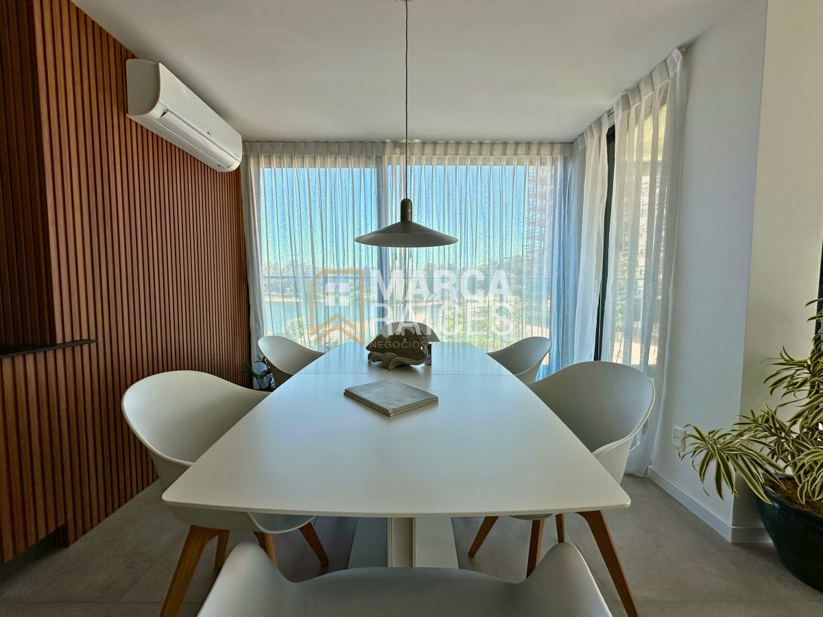 Apartamento ID.1148 - Venta Apartamento de Categoría en Carrasco Este 3 Dormitorios 3 Baños Vista al Lago a Estrenar