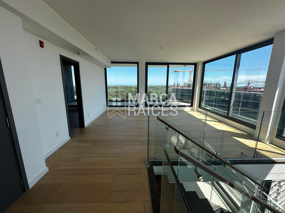 Apartamento ID.1147 - Venta Penthouse Duplex 4 Dormitorios Carrasco Hermosa Vista al Lago A Estrenar