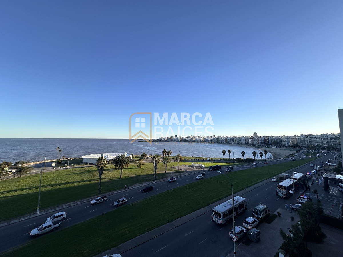 Apartamento ID.853 - Venta Apartamento Frente a Rambla Kibon 3 Dormitorios + Servicio Garage Doble Vista a la Rambla Pocitos Montevideo
