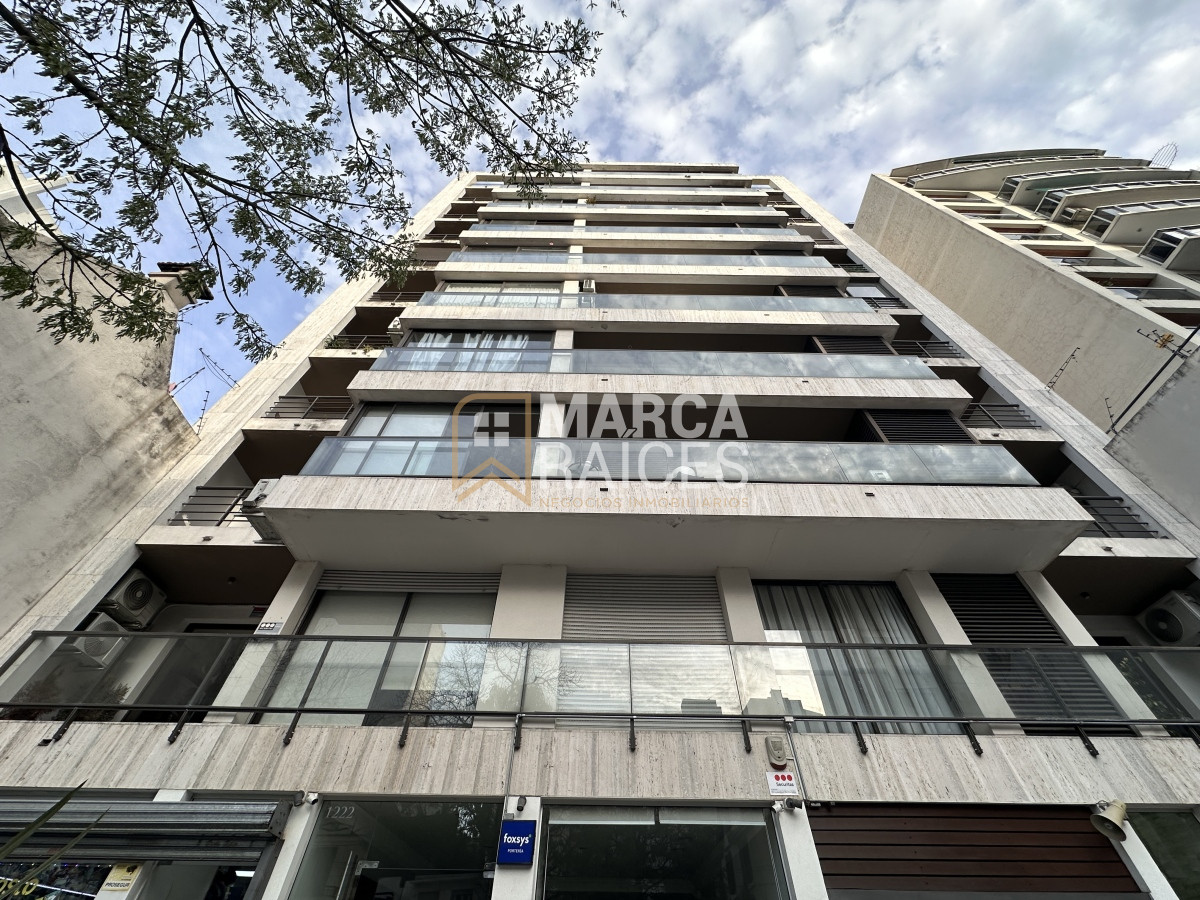 Apartamento ID.1043 - Venta Hermoso Apartamento 3 Dormitorios 3 Baños Balcon Patio Parrillero Pocitos Montevideo