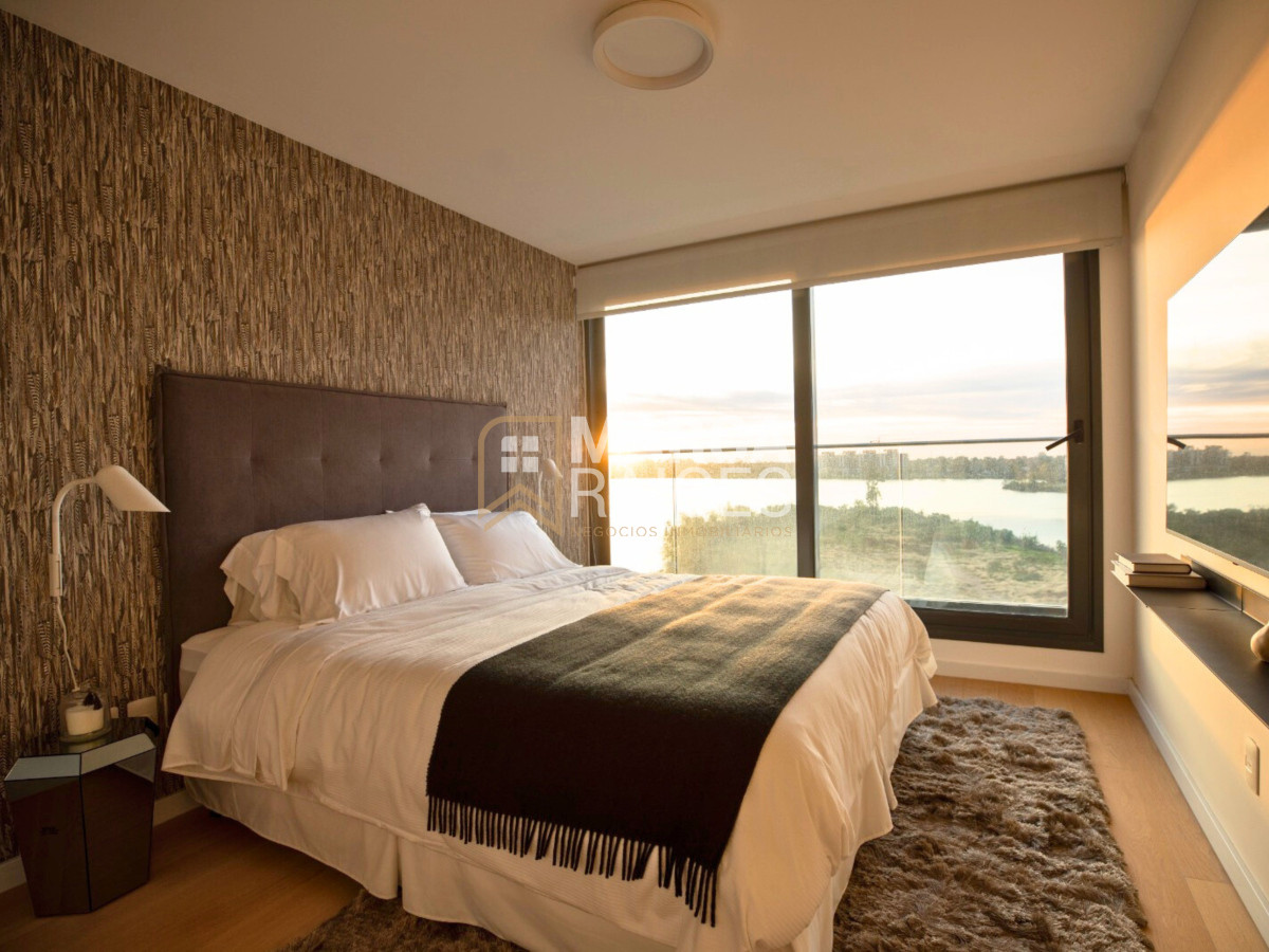 Apartamento ID.1148 - Venta Apartamento de Categoría en Carrasco Este 3 Dormitorios 3 Baños Vista al Lago a Estrenar