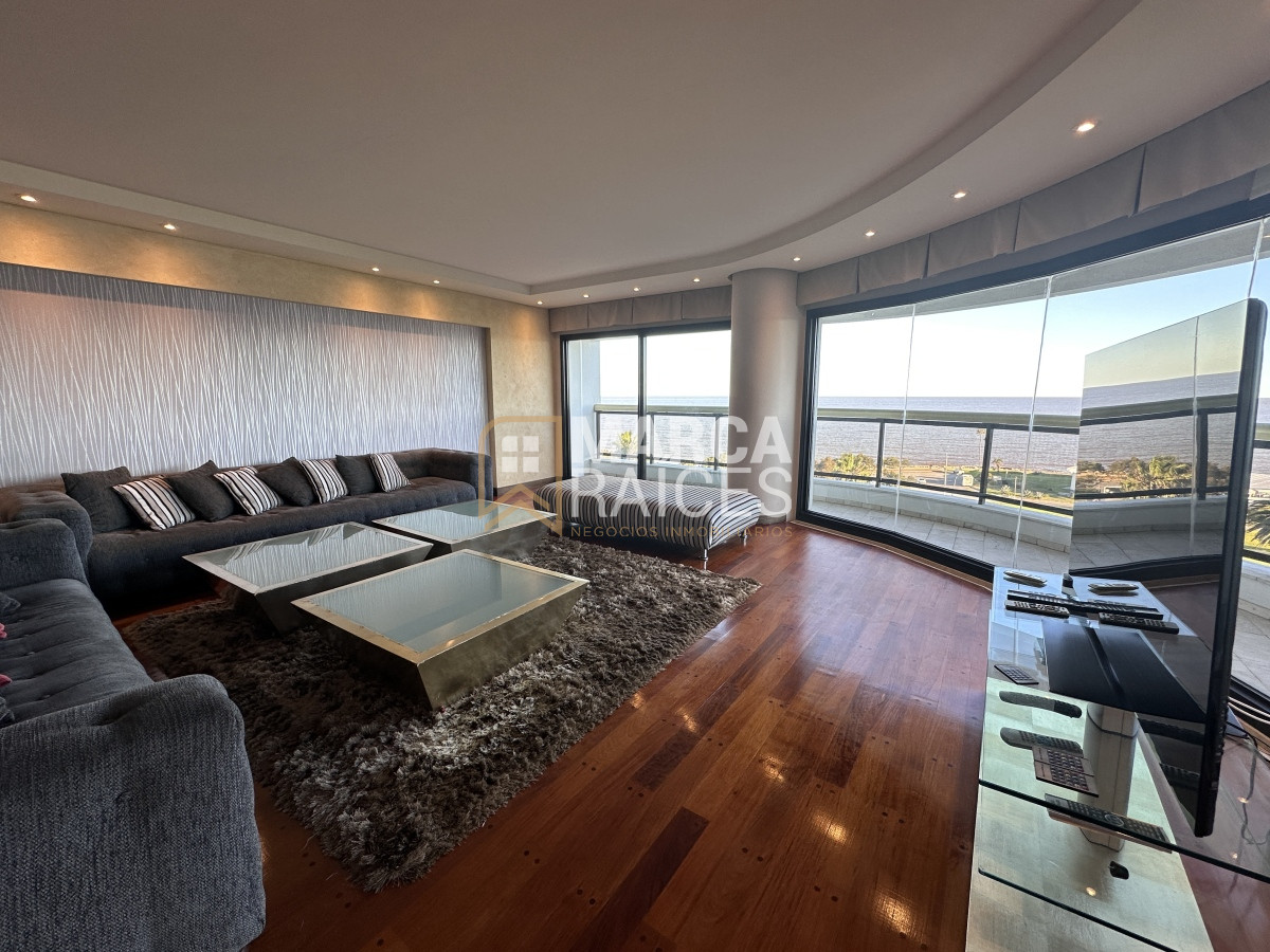 Apartamento ID.853 - Venta Apartamento Frente a Rambla Kibon 3 Dormitorios + Servicio Garage Doble Vista a la Rambla Pocitos Montevideo