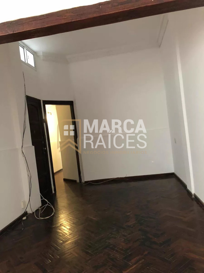 Apartamento ID.1377 - Alquiler Apartamento 2 Dormitorios  Pocitos Planta Baja Patio Montevideo