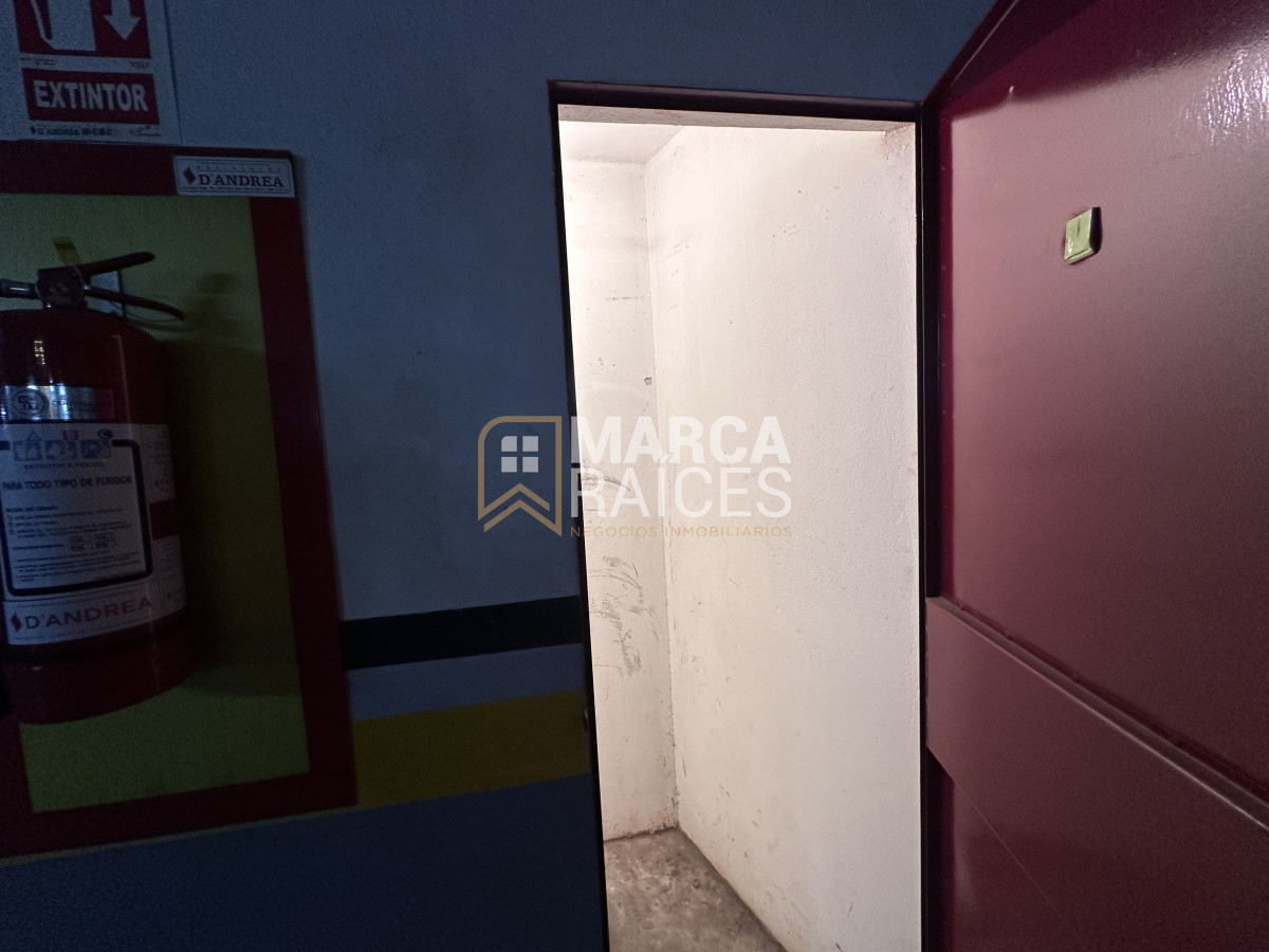 Apartamento ID.701 - Venta Apartamento 2 Dormitorios Garage Box Balcon al Frente Tres Cruces Montevideo