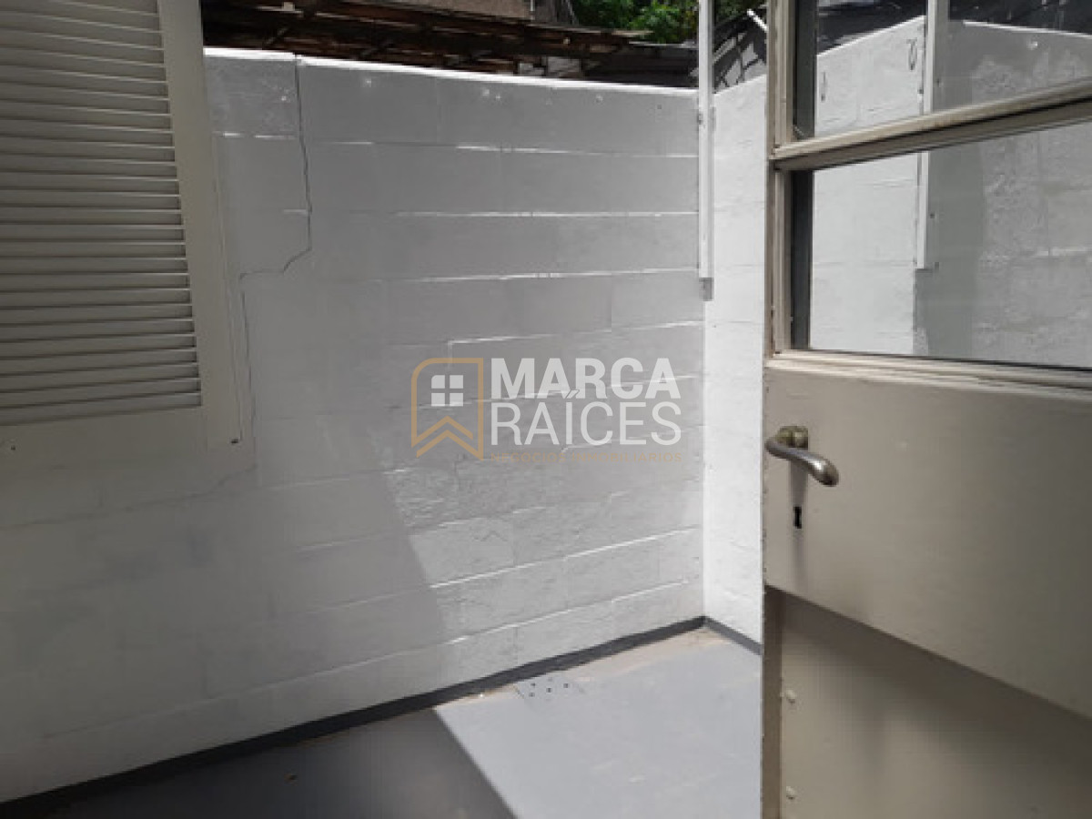 Apartamento ID.1816 - Alquiler Apartamento 2 Dormitorios, planta baja con patio. La Blanqueada, Montevideo