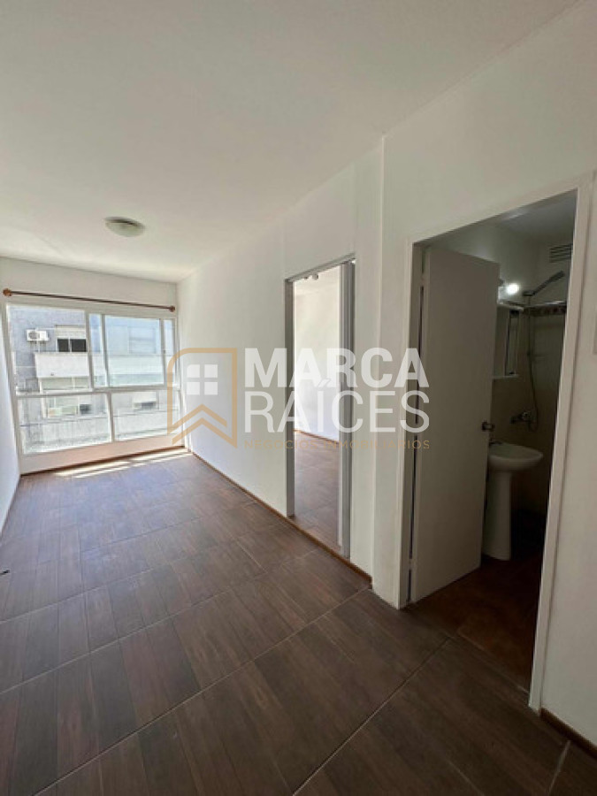 Apartamento ID.1826 - Alquiler Apartamento 1 Dormitorio al frente. Centro, Montevideo