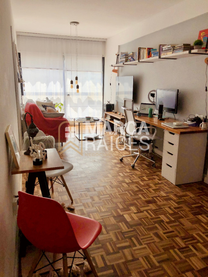 Apartamento ID.1300 - Alquiler Apartamento 1 Dormitorio Al Frente Semi Amoblado Centro Montevideo (Enero 2026)