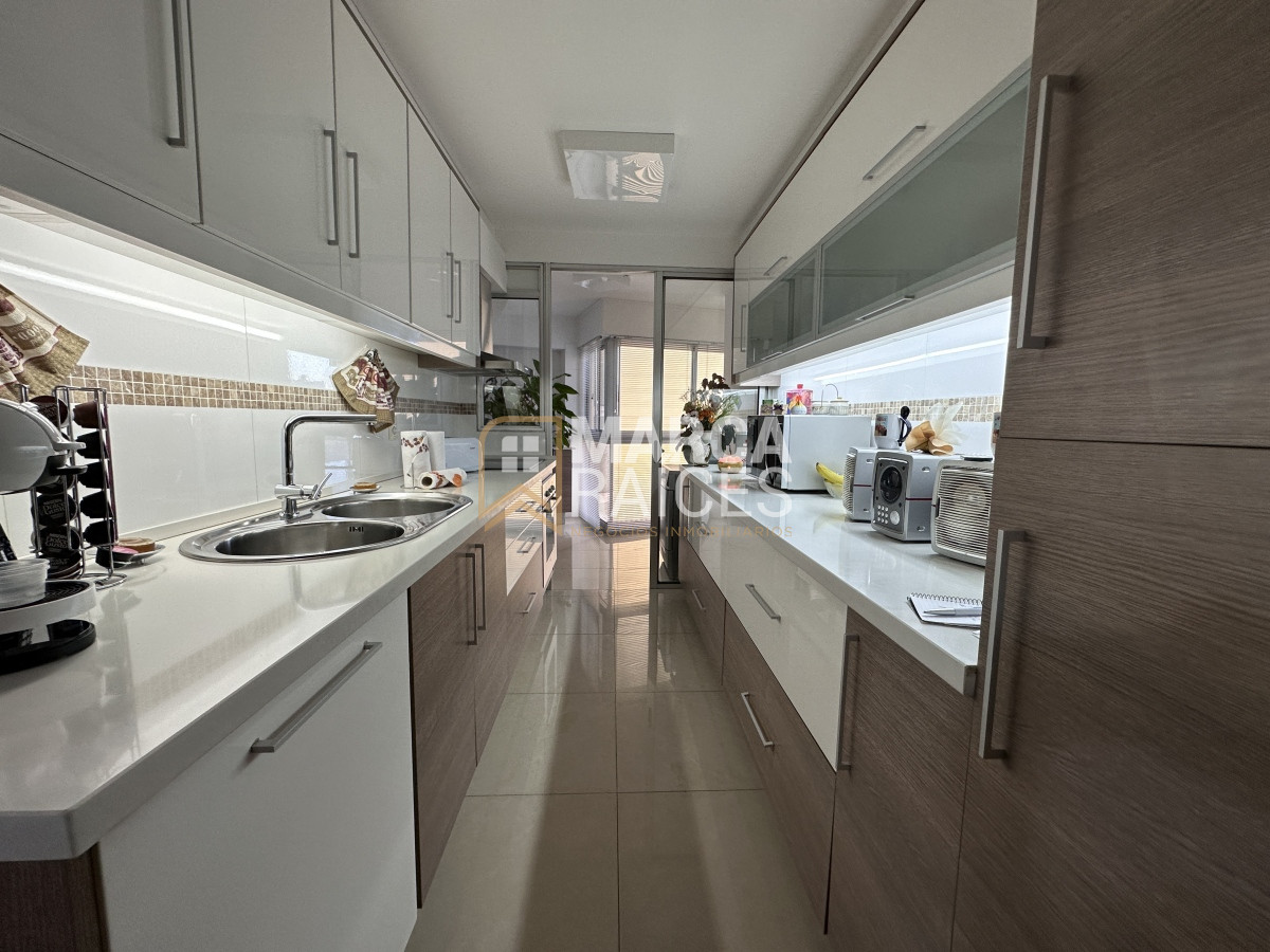 Apartamento ID.888 - Venta Espectacular Apartamento Sobre Rambla 4 Dormitorios Garage Doble Punta Carretas Montevideo