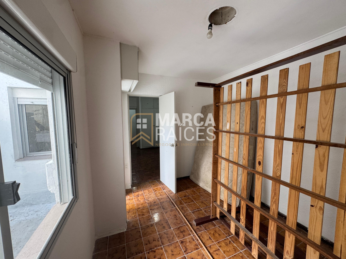 Apartamento ID.1693 - Alquiler Apartamento 3 Dormitorios 2 Baños Patio Centro Montevideo