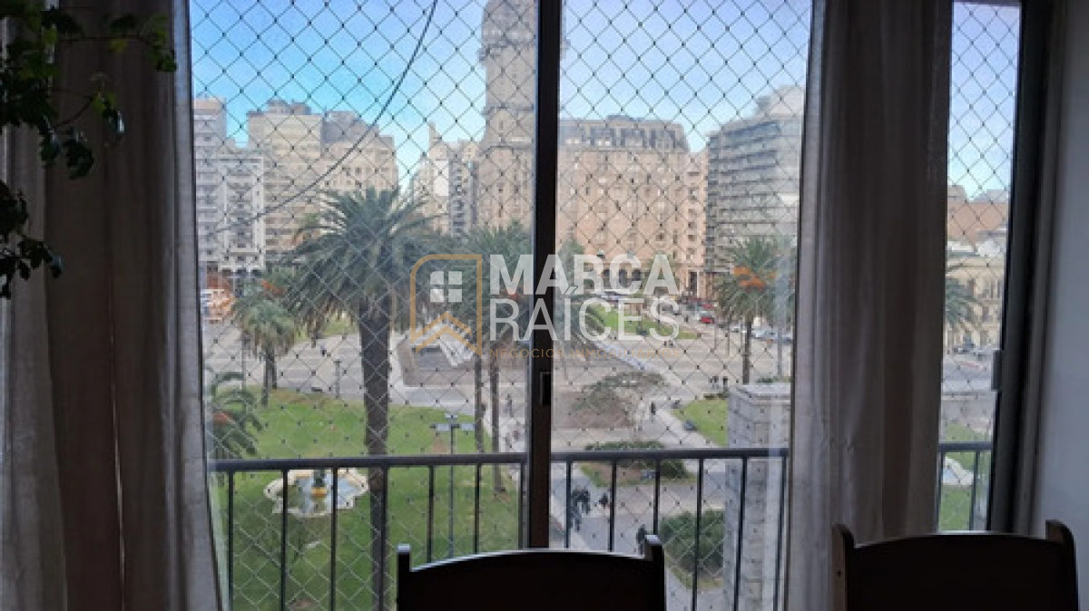 Apartamento ID.2043 - Alquiler Apartamento 4 Dormitorios, 2 Baños con Garage. Ciudad Vieja, Montevideo