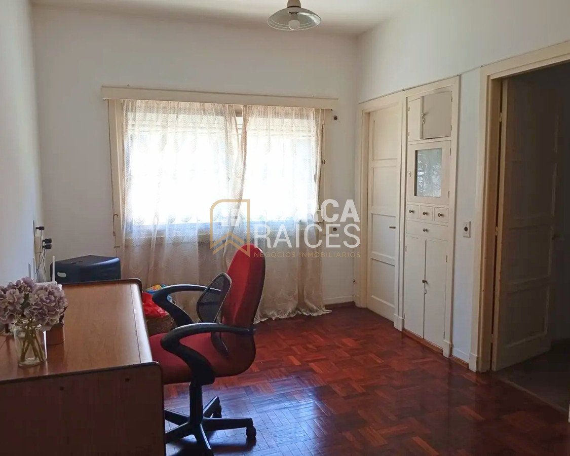 Apartamento ID.1728 - Venta Apartamento 4 Dormitorios 2 Baños Balcon Centro Montevideo