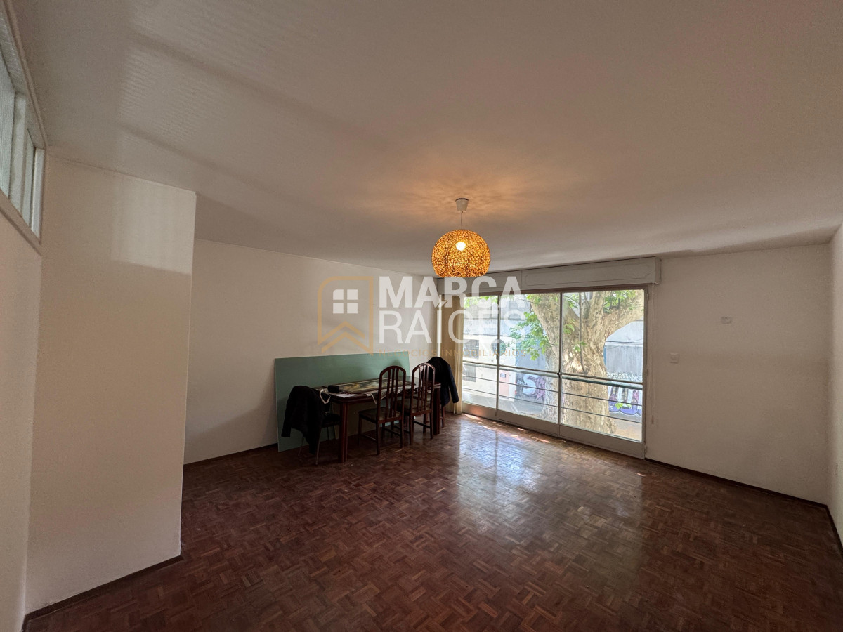 Apartamento ID.1693 - Alquiler Apartamento 3 Dormitorios 2 Baños Patio Centro Montevideo