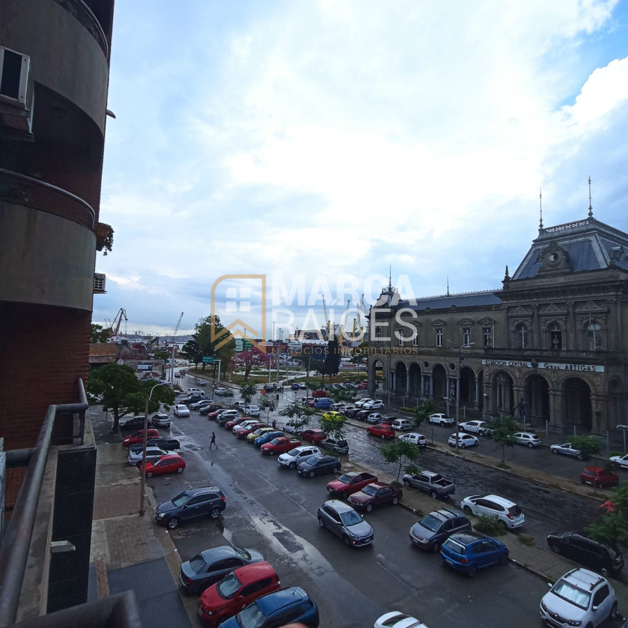 Apartamento ID.1385 - Alquiler Apartamento 2 Dormitorios Balcon al Frente Centro Montevideo