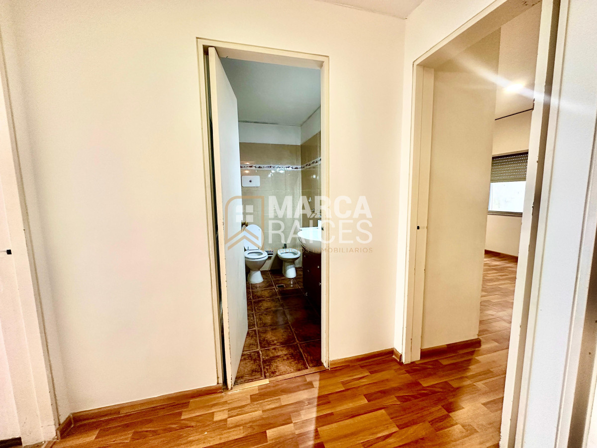 Apartamento ID.1548 - Venta Apartamento con RENTA 3 Dormitorios 2 Baños Pocitos Montevideo