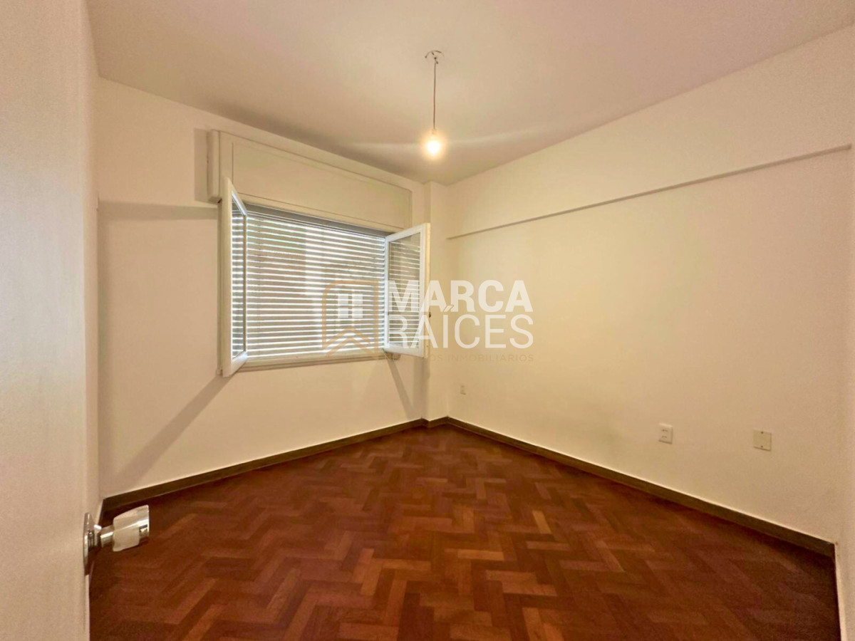 Apartamento ID.1886 - Alquiler Apartamento 2 Dormitorios Centro Montevideo