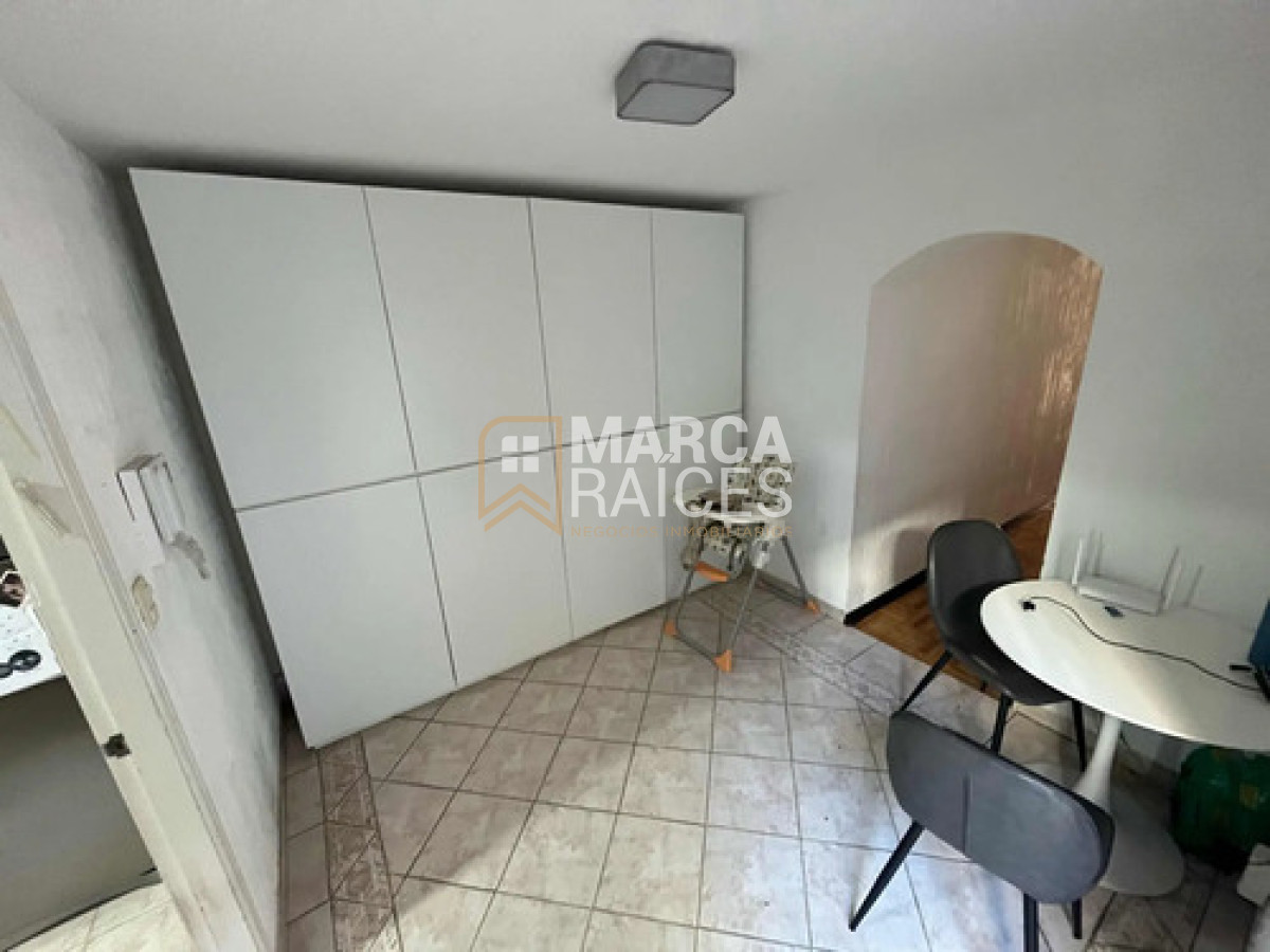 Apartamento ID.2032 - Alquiler Apartamento Con Patio Ideal Para Familias En Pocitos Con Vista A La Rambla! Con 2 Garages
