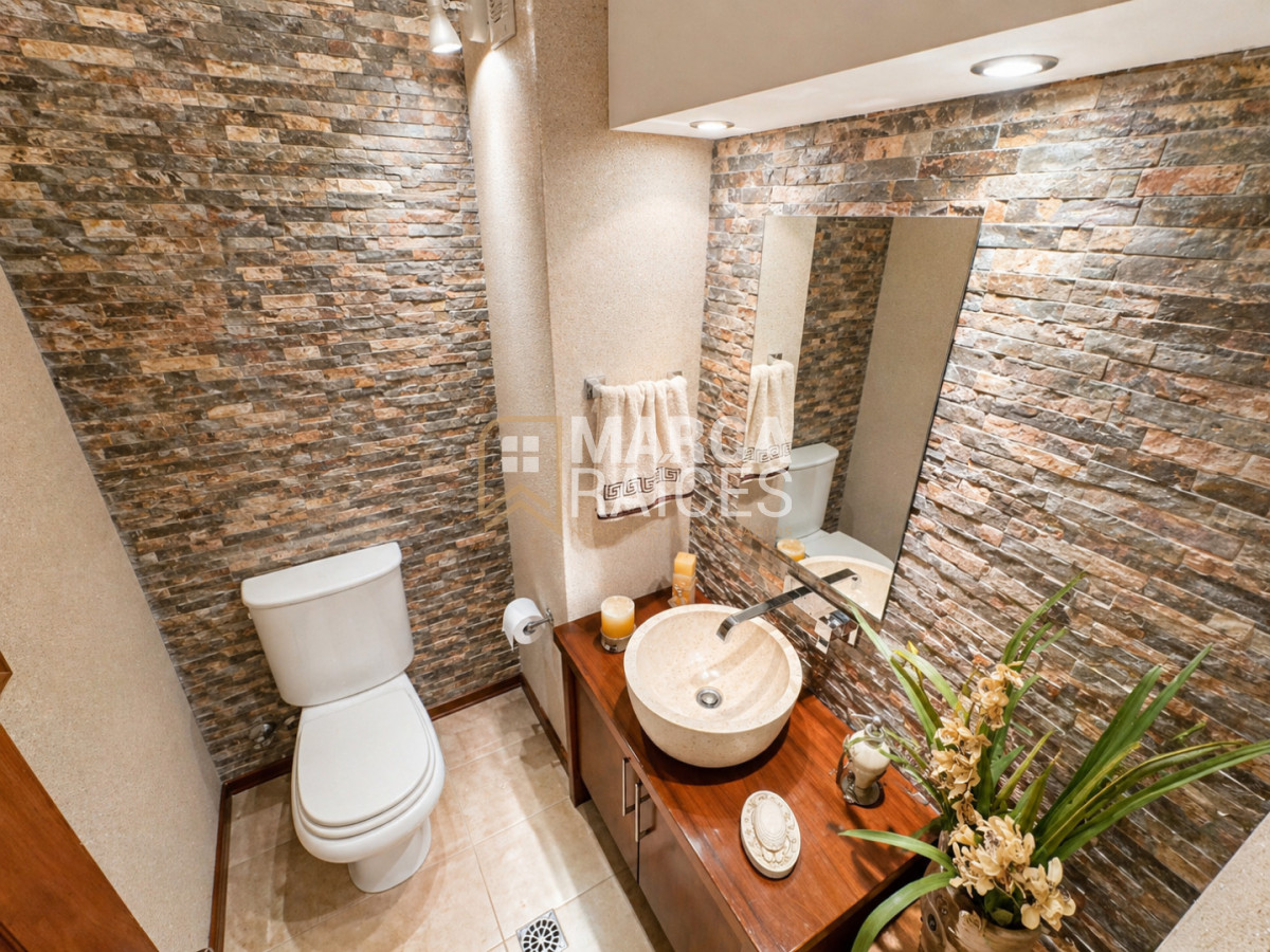 Apartamento ID.888 - Venta Espectacular Apartamento Sobre Rambla 3 Dormitorios y Servicio Garage Doble Punta Carretas Montevideo