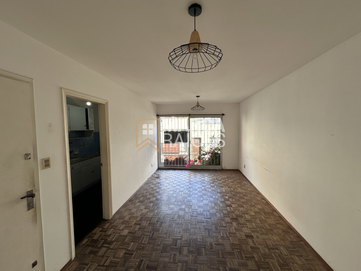 Apartamento ID.1042 - Venta Apartamento 2 Dormitorios Con Renta Al Frente Primer Piso Pocitos Montevideo