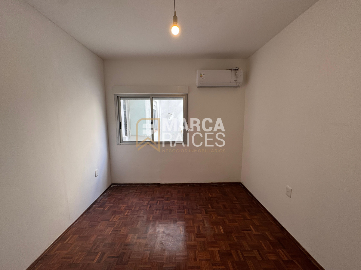 Apartamento ID.1693 - Alquiler Apartamento 3 Dormitorios 2 Baños Patio Centro Montevideo