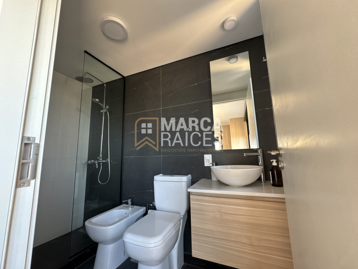 Apartamento ID.1201 - Venta Pent House 2 Dormitorios Con Renta Terraza con Parrillero Y Garaje Doble Punta Carretas Montevideo