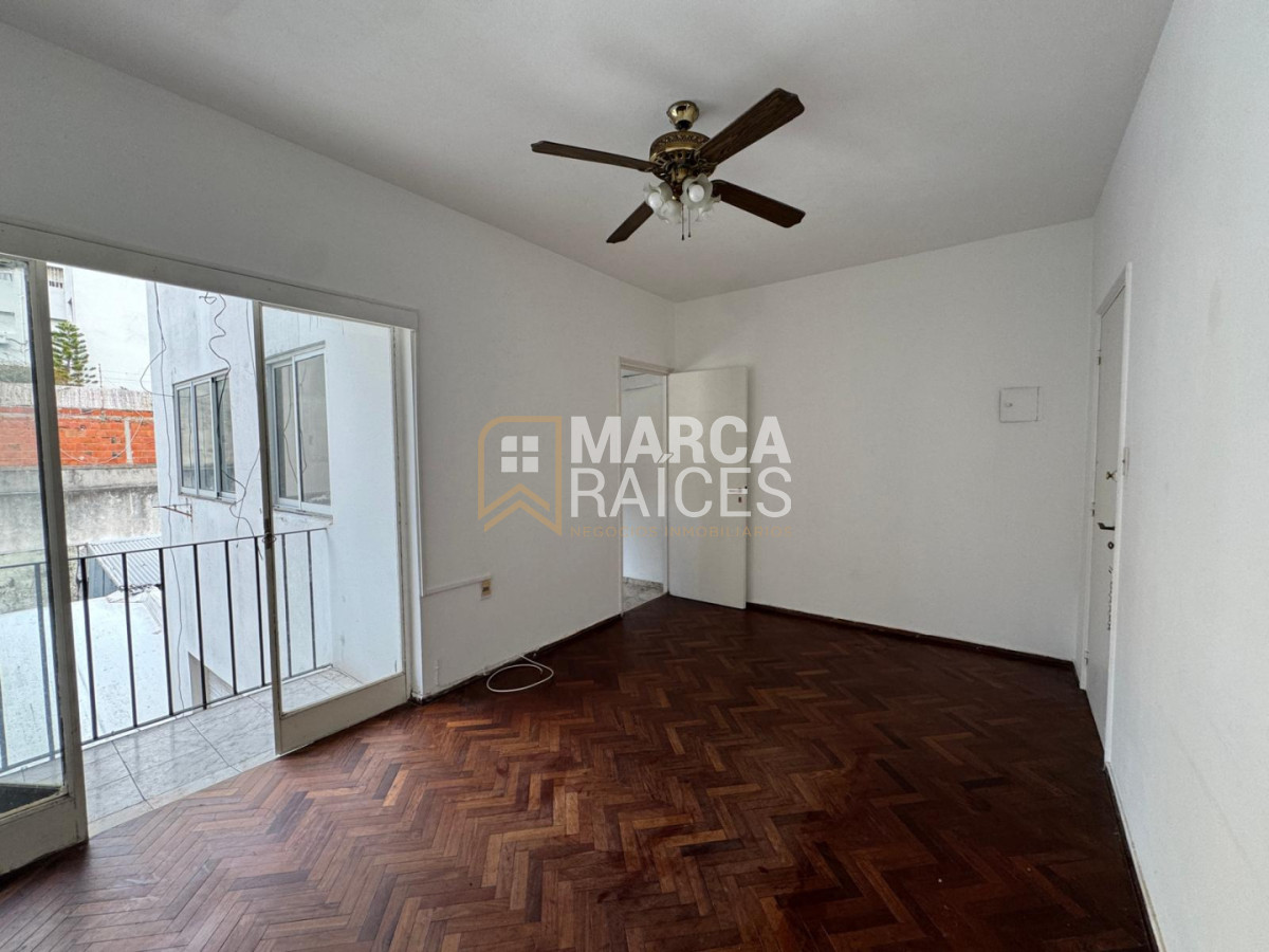 Apartamento ID.1974 - DAlquiler Apartamento 1 Dormitorio Segundo Piso por Escalera Pocitos Montevideo