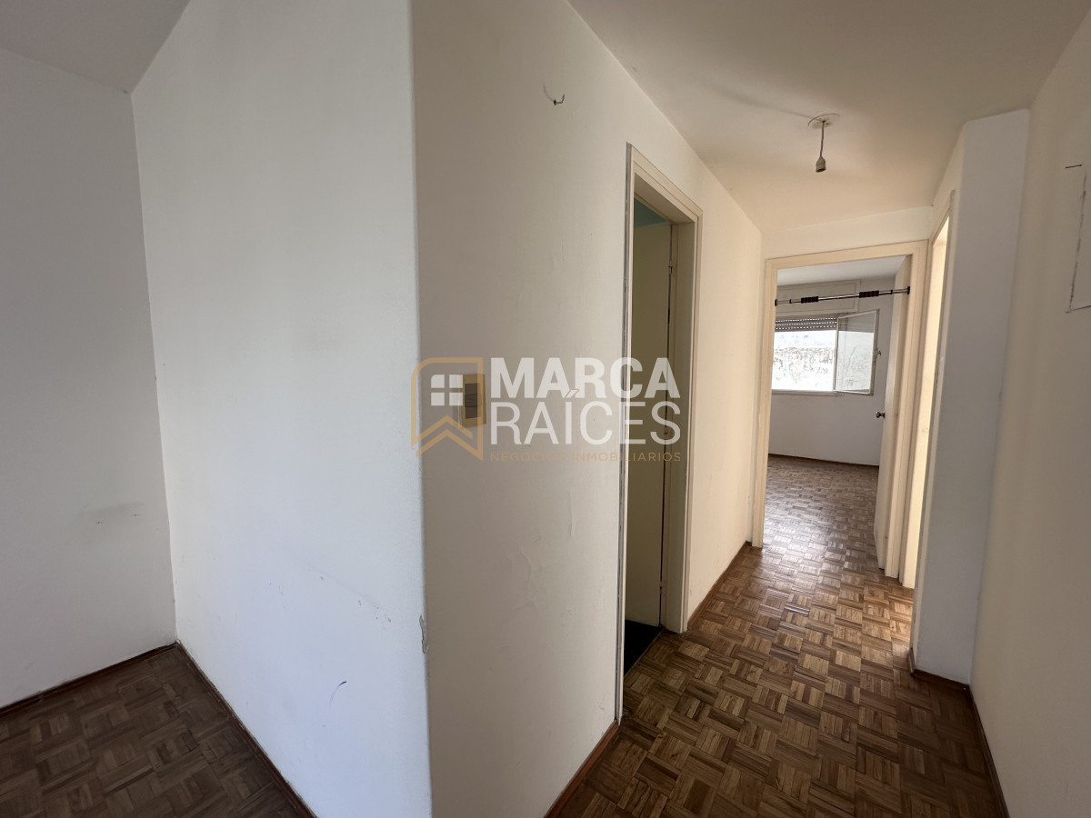 Apartamento ID.1042 - Venta Apartamento 2 Dormitorios Con Renta Al Frente Primer Piso Pocitos Montevideo
