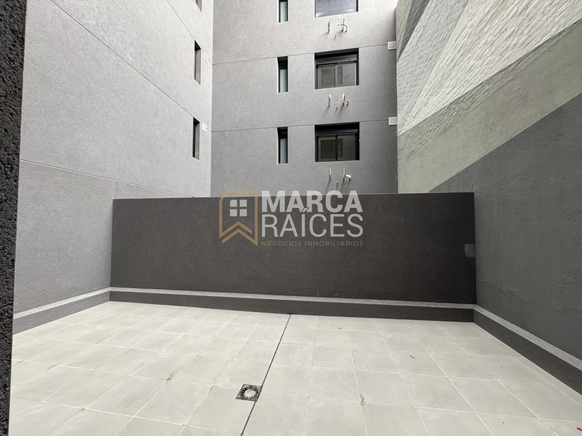 Apartamento ID.999 - Venta Apartamento 1 Dormitorio a estrenar con patio Cordon Montevideo
