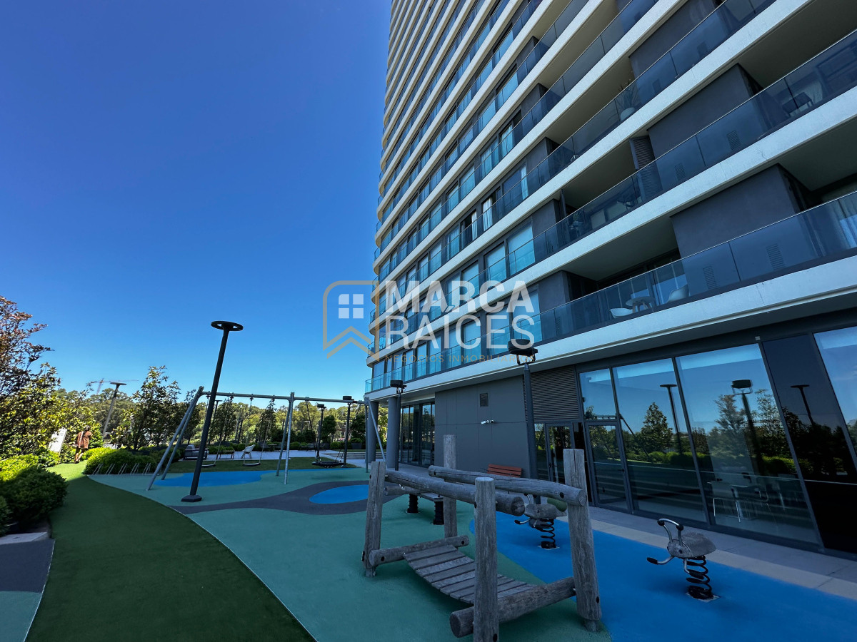 Apartamento ID.1147 - Venta Penthouse Duplex 4 Dormitorios Carrasco Hermosa Vista al Lago A Estrenar