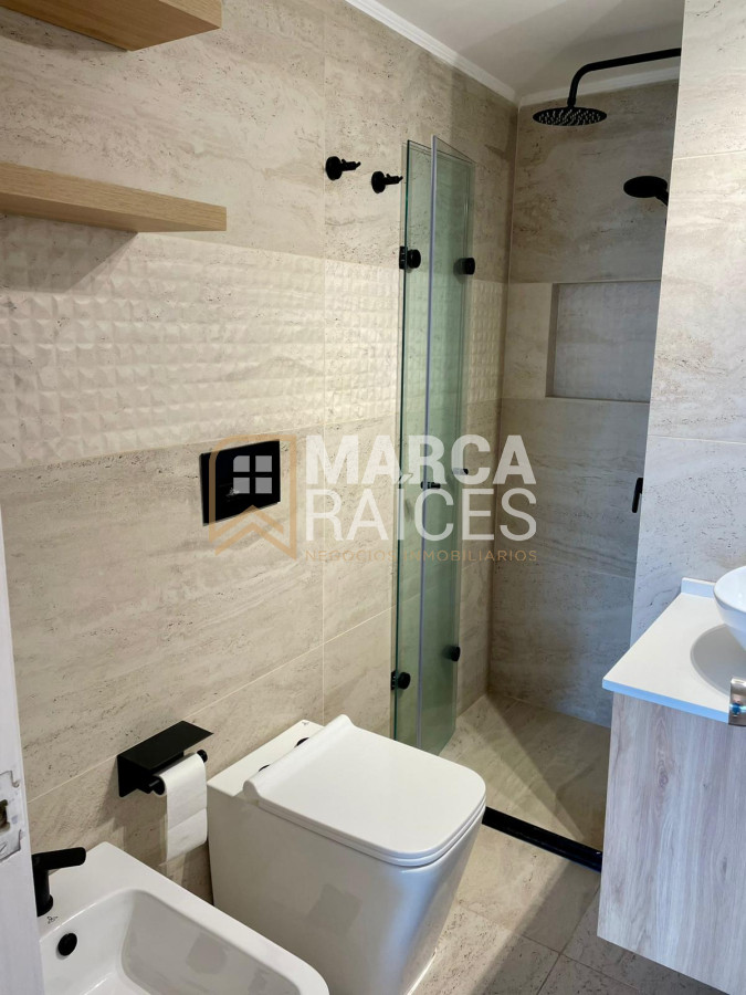 Apartamento ID.1523 - Alquiler apartamento de 4 dormitorios muy luminoso frente al mar en Rambla de Punta Carretas, Montevideo. 