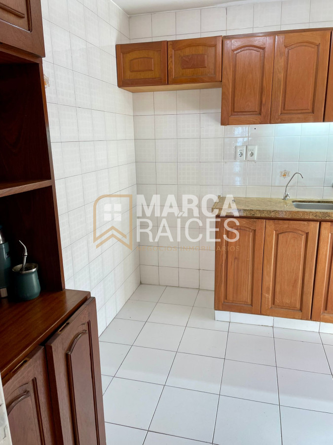 Apartamento ID.1523 - Alquiler apartamento de 4 dormitorios muy luminoso frente al mar en Rambla de Punta Carretas, Montevideo. 