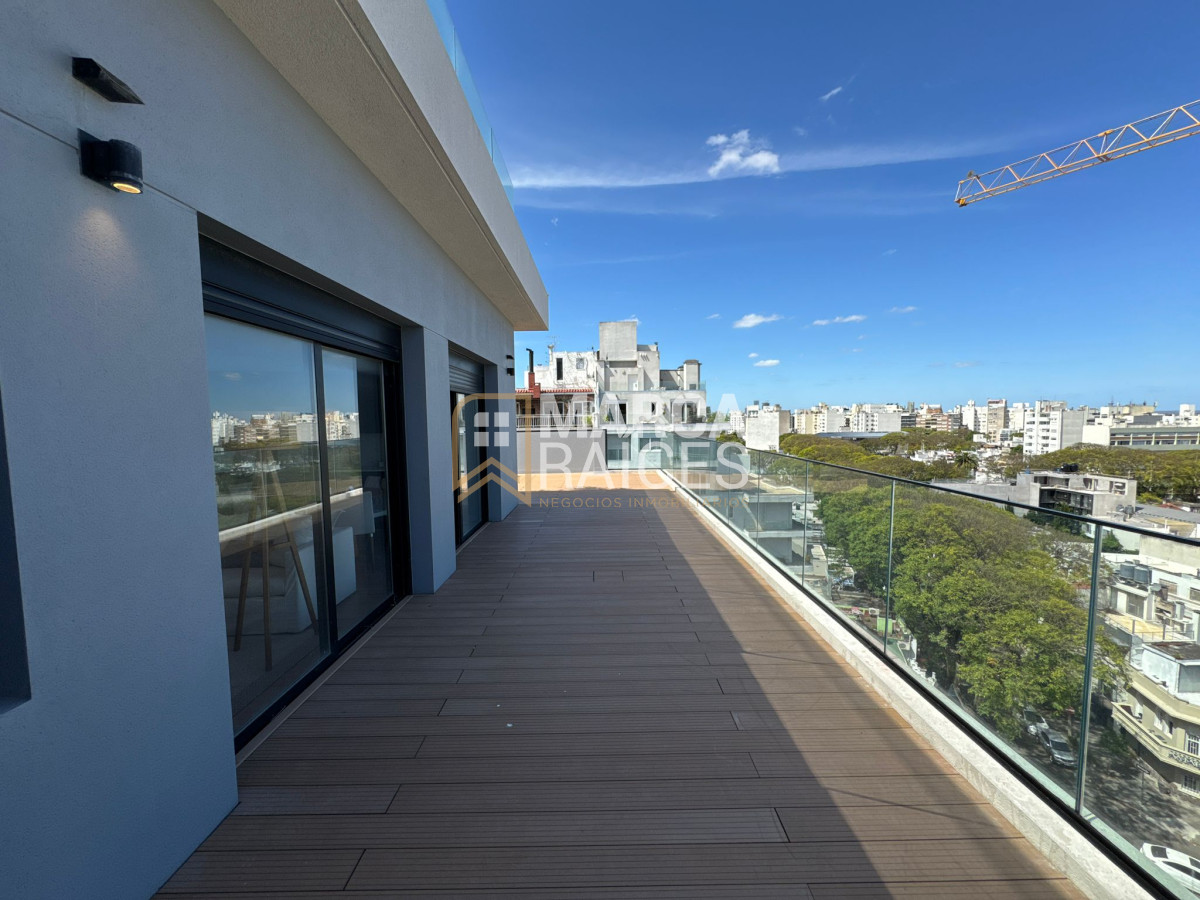 Apartamento ID.1201 - Venta Pent House 2 Dormitorios Con Renta Terraza con Parrillero Y Garaje Doble Punta Carretas Montevideo