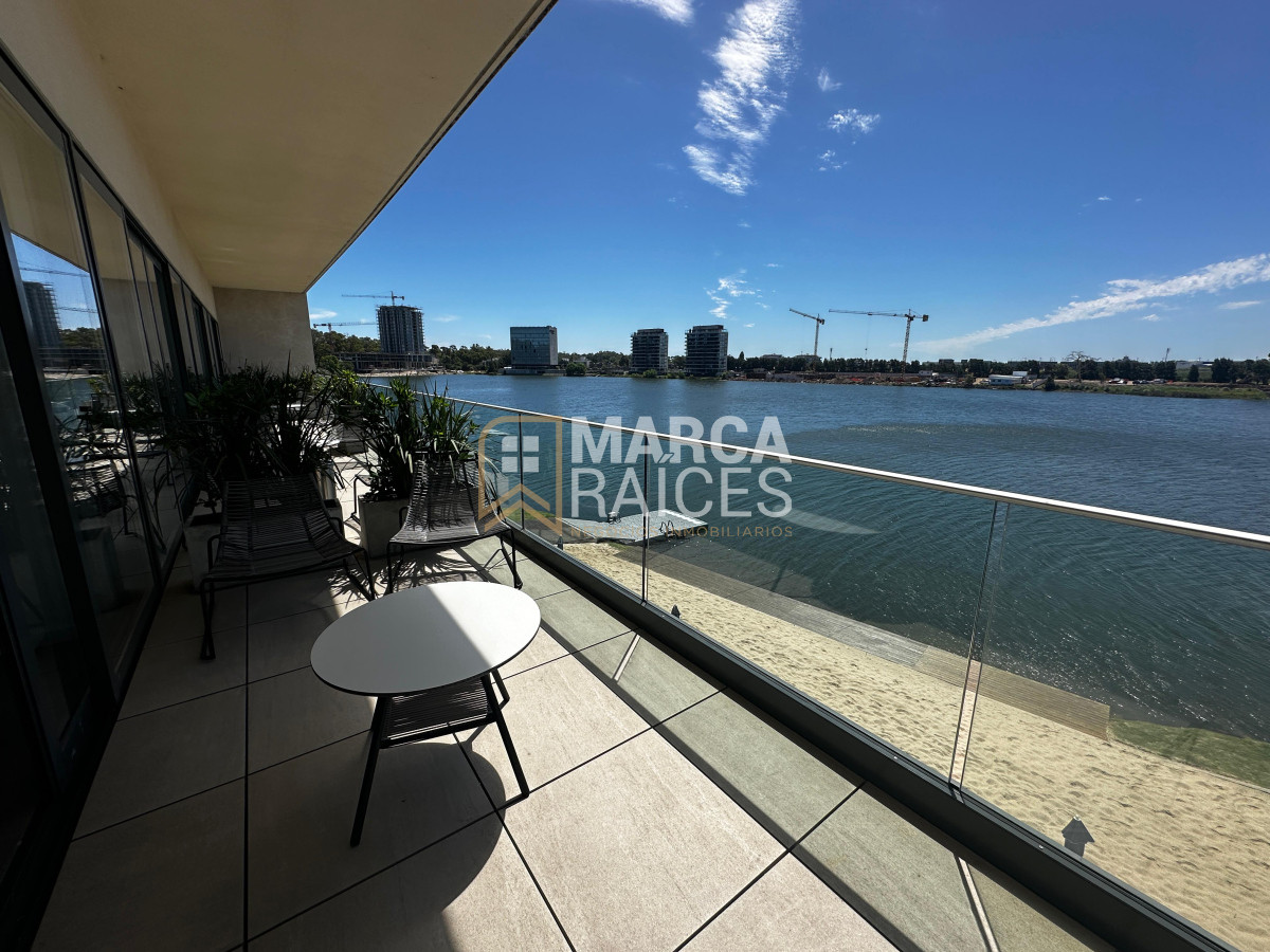 Apartamento ID.1147 - Venta Penthouse Duplex 4 Dormitorios Carrasco Hermosa Vista al Lago A Estrenar