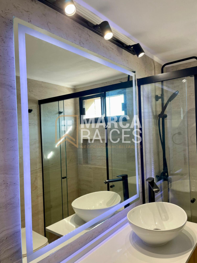 Apartamento ID.1523 - Alquiler apartamento de 4 dormitorios muy luminoso frente al mar en Rambla de Punta Carretas, Montevideo. 