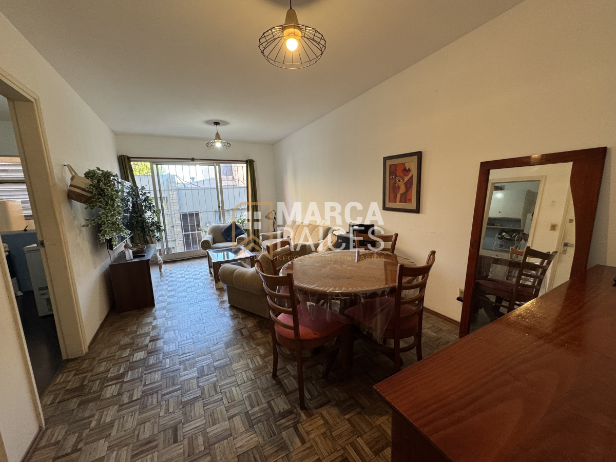 Apartamento ID.1042 - Venta Apartamento 2 Dormitorios Con Renta Al Frente Primer Piso Pocitos Montevideo