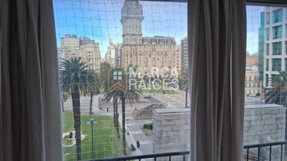 Apartamento ID.2043 - Alquiler Apartamento 4 Dormitorios, 2 Baños con Garage. Ciudad Vieja, Montevideo
