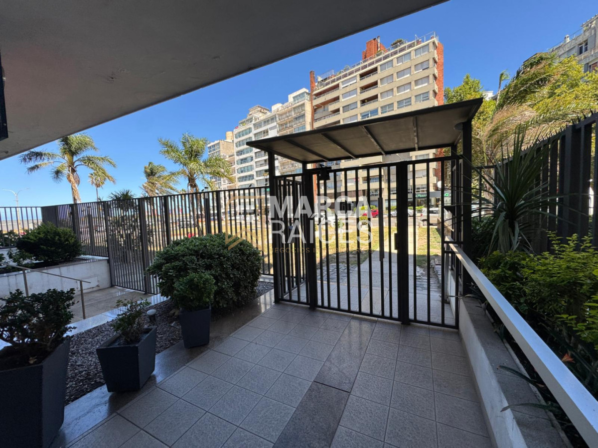 Apartamento ID.1865 - Alquiler Apartamento Monoambiente Con Balcon Piso Vista a la Rambla Pocitos Montevideo