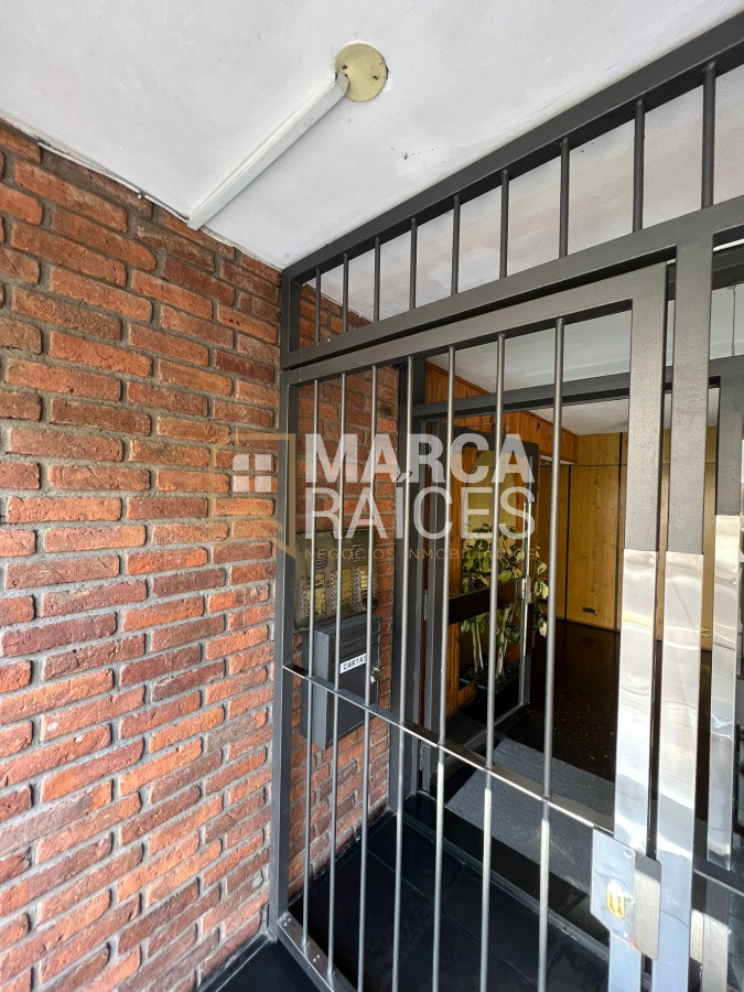 Apartamento ID.185 - Alquiler Apartamento 1 Dormitorio al Frente Planta Baja Cordon Sur Montevideo