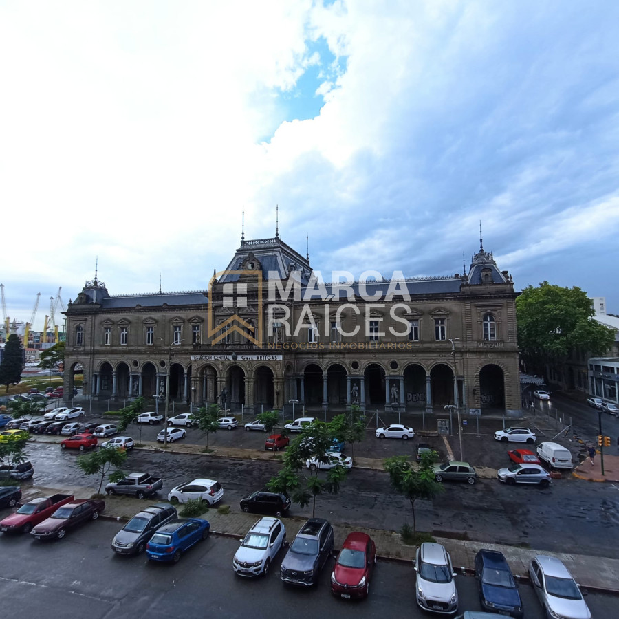 Apartamento ID.1385 - Alquiler Apartamento 2 Dormitorios Balcon al Frente Centro Montevideo