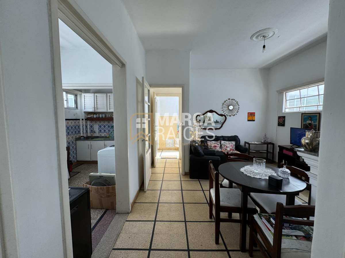 Apartamento ID.1731 - Venta Apartamento 2 Dormitorios 1 Baño Con Renta Primer Piso por Escalera Pocitos Montevideo