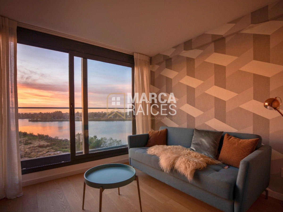 Apartamento ID.1148 - Venta Apartamento de Categoría en Carrasco Este 3 Dormitorios 3 Baños Vista al Lago a Estrenar