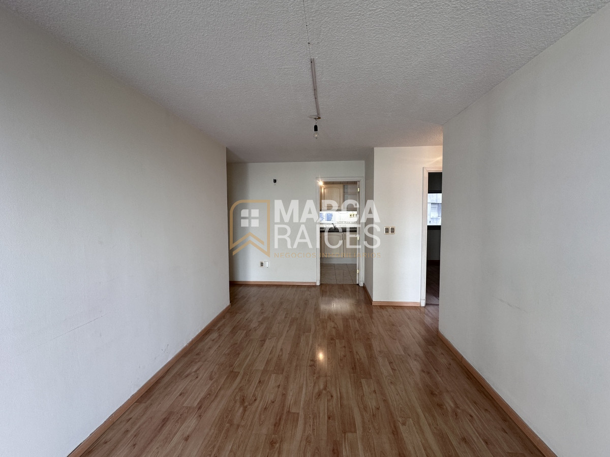Apartamento ID.701 - Venta Apartamento 2 Dormitorios Garage Box Balcon al Frente Tres Cruces Montevideo