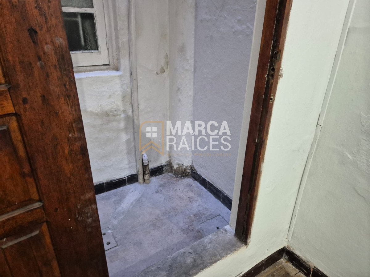 Apartamento ID.1247 - Alquiler Apartamento 1 Dormitorio Patio Planta Baja Centro Montevideo