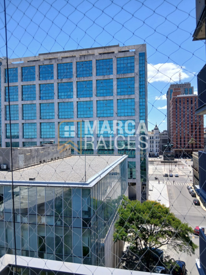 Apartamento ID.1792 - Alquiler Apartamento 3 Dormitorios 2 Baños Piscina Edificio de Categoria Centro Montevideo