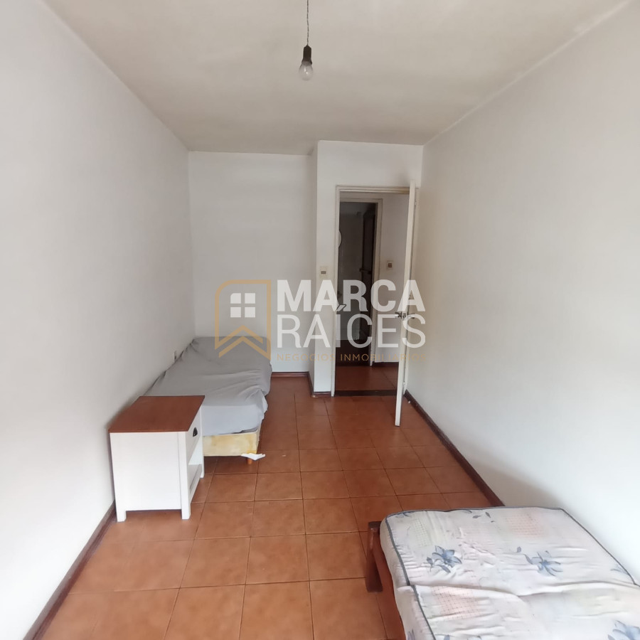 Apartamento ID.1385 - Alquiler Apartamento 2 Dormitorios Balcon al Frente Centro Montevideo